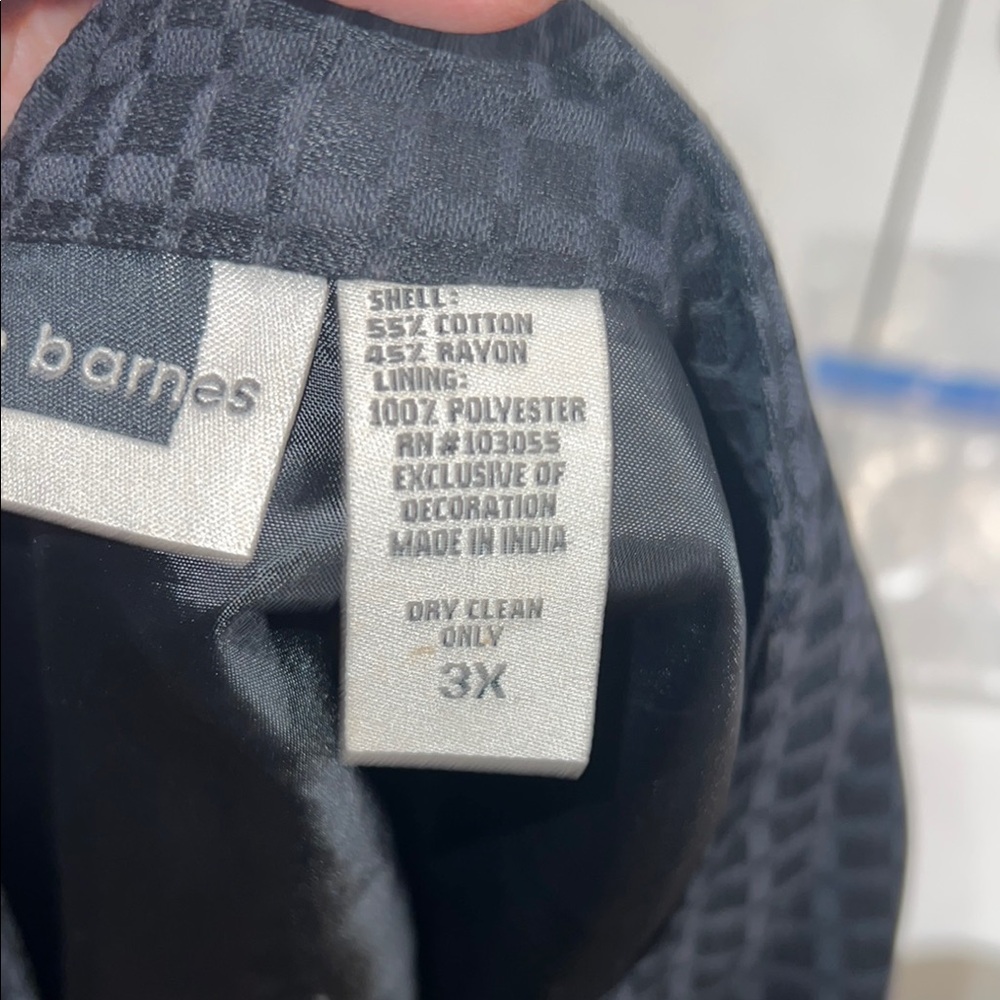 Maggie Barnes Black Cardigan/ jacket with Floral Embroidery 3X - Picture 9 of 10